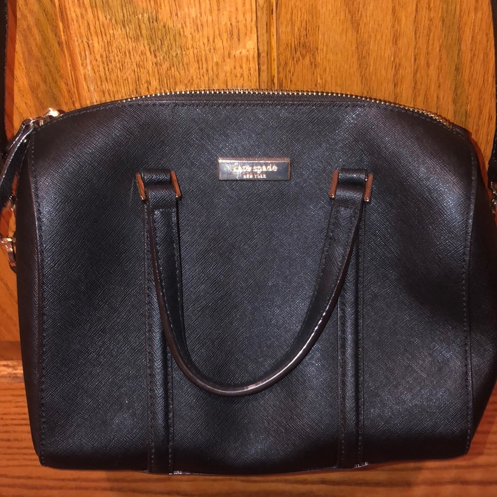 Awesome Kate Spade crossbody purse.